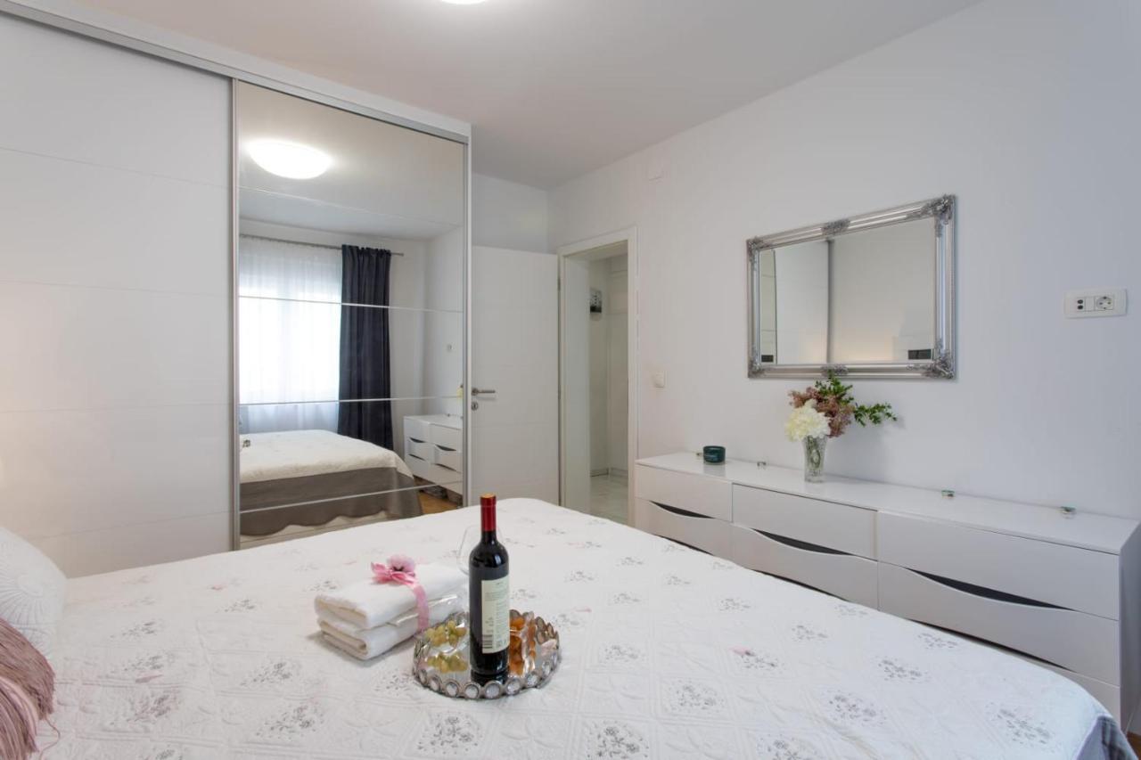 Lux Apartment Ema Kastela Exterior photo